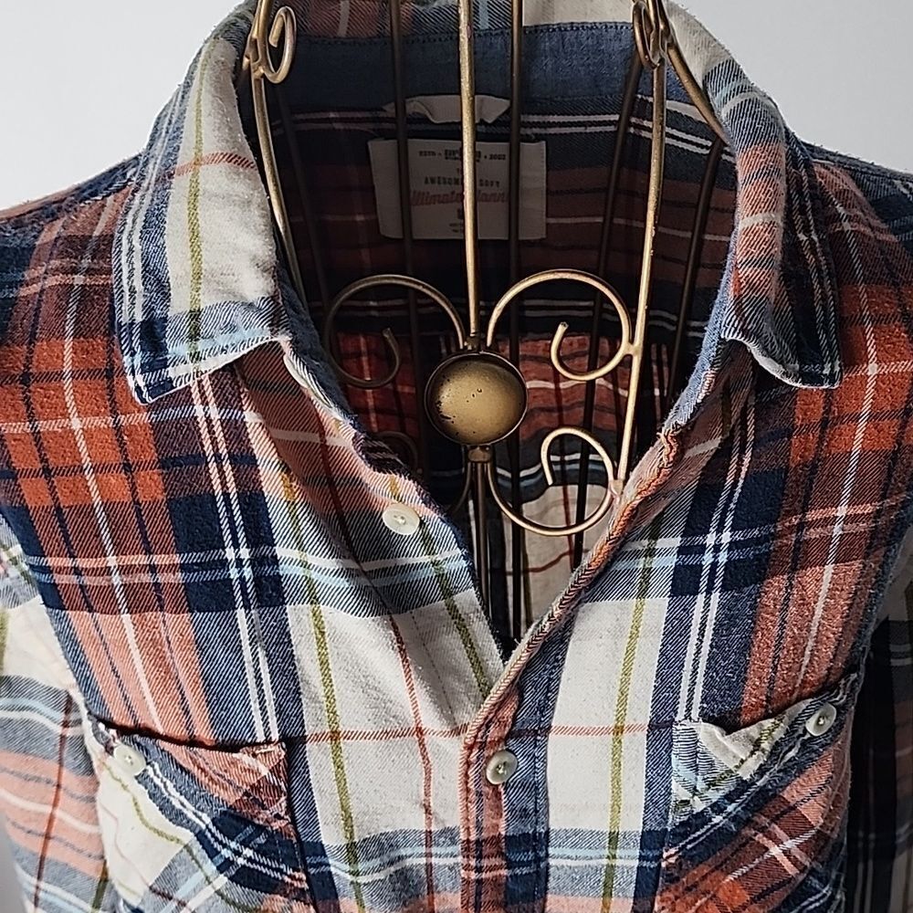 Classic Red Flannel Button Up Shirt Size M - Picture 4 of 6